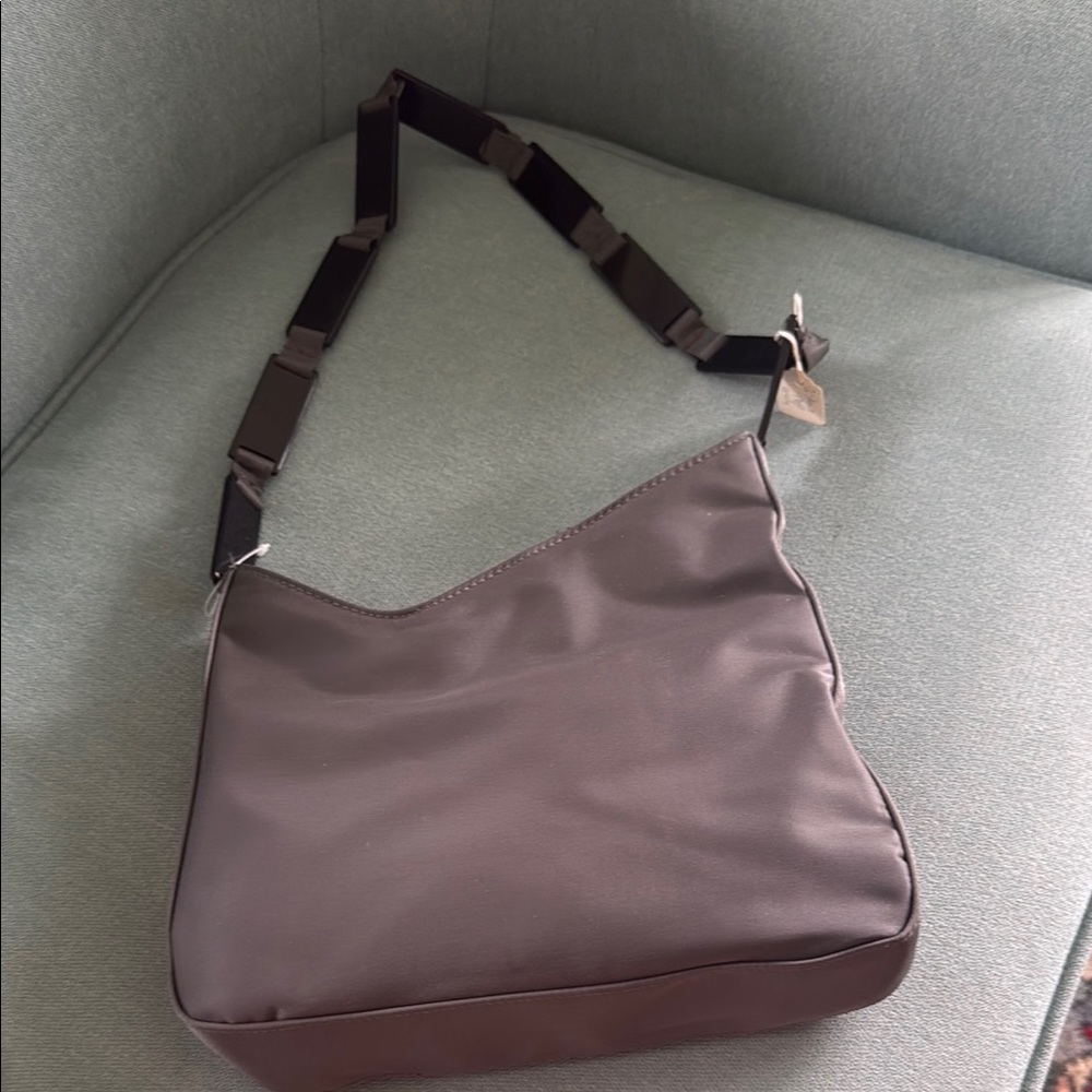Q-Slant Top Shoulder Bag with Unique Link Strap